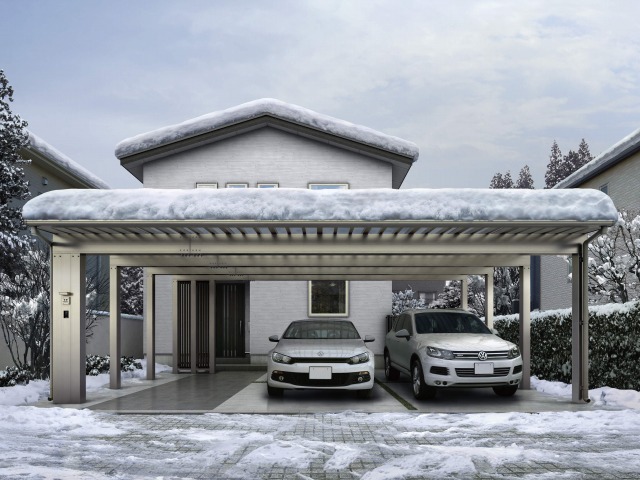 ↑エフルージュトリプル100 積雪施工例 機能柱 H2 照明17型 屋根ふき材トーメイマット__XCSS0462