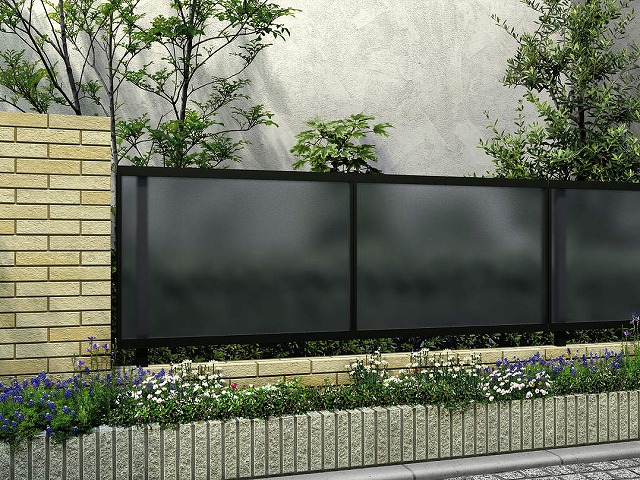 ↑ルシアス フェンス J01型 ポリカパネル T80 B7(自由柱施工_商品単体外観_XFB70455